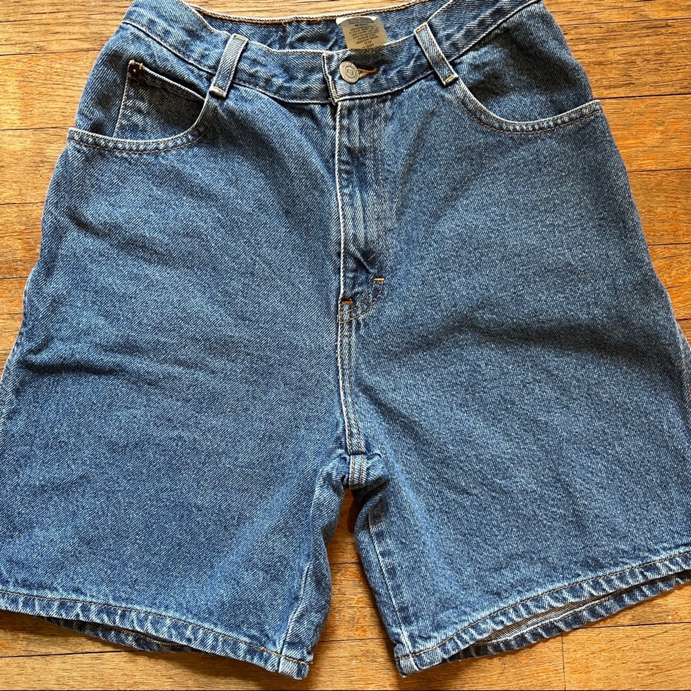Vintage looking high waisted denim shorts